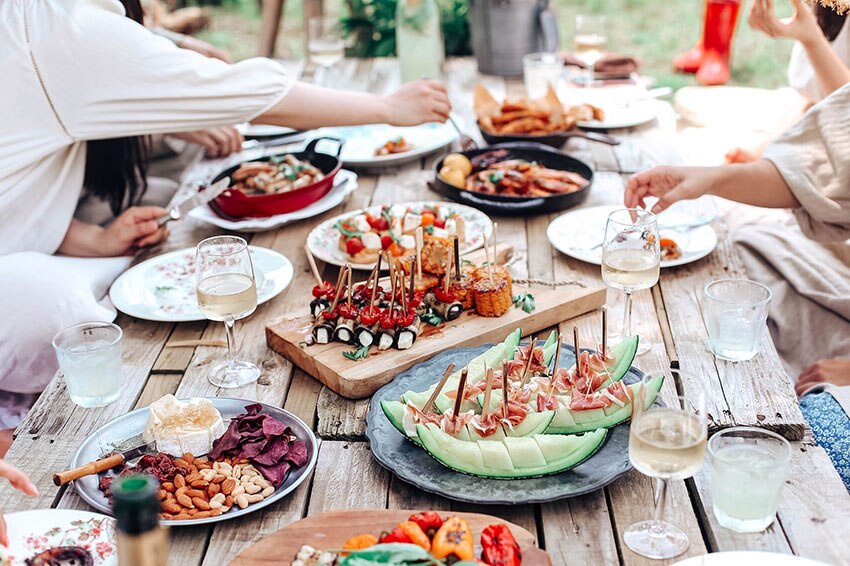 how-to-throw-a-wine-party