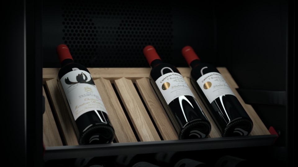 V149 Display Shelf